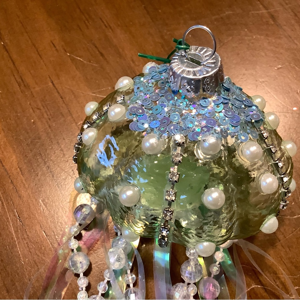 Iridescent Beaded Jellyfish Decor - Picture 4 of 7